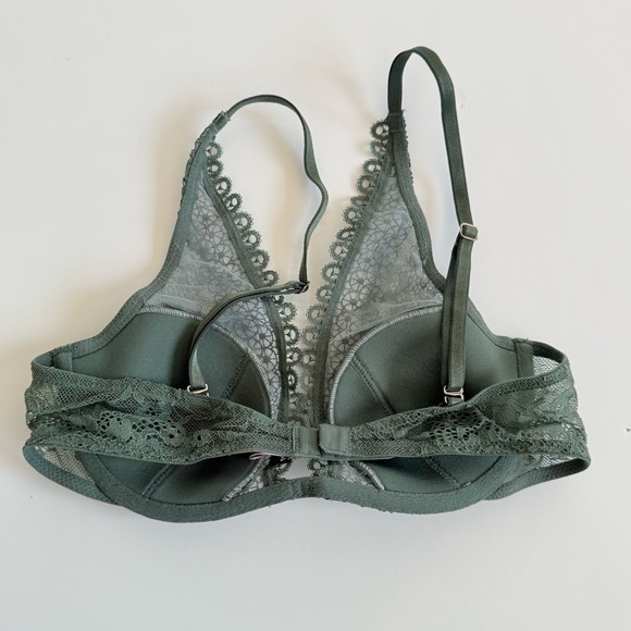 Victoria’s Secret Very Sexy Unlined Plunge Lace Bra size 34B in Green - Picture 2 of 3